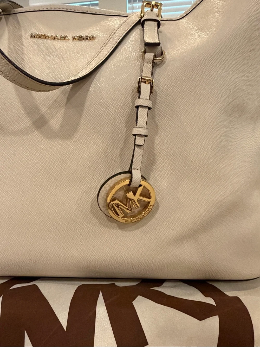 Michael Kors Jet Set Large Ivory Saffiano Leather Tote Bag Gold Tone Dust Bag